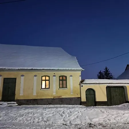 House By The Church - Entire House Holiday home *