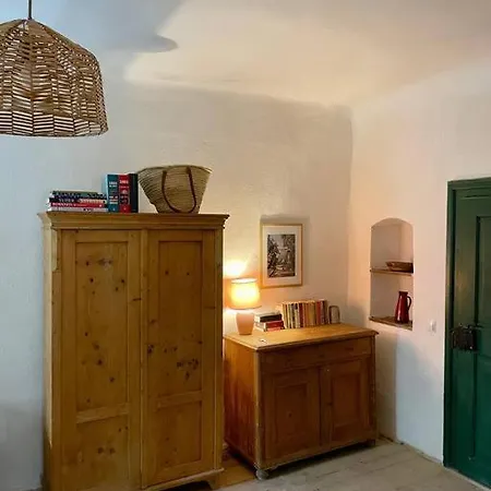 House By The Church - Entire House Holiday home